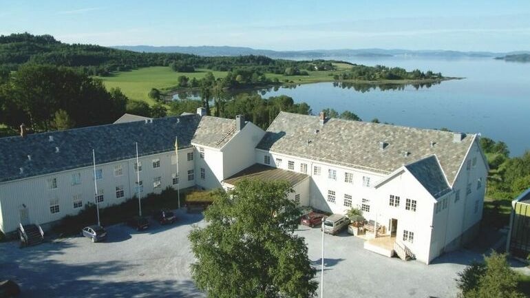 Sund folkehøyskole, dronebilde
